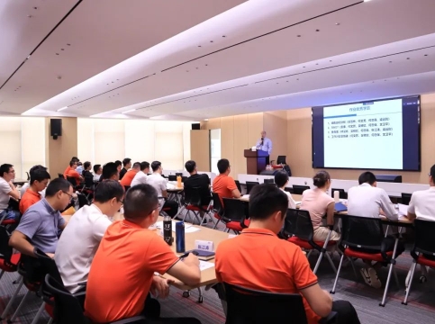 鹿山新材銷售隊伍賦能提升培訓班第二期圓滿舉行